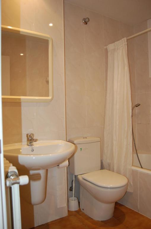 Hostal Paris Jaca Eksteriør bilde